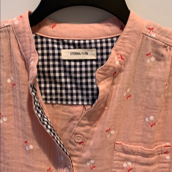 Top - Picture 2 of 3